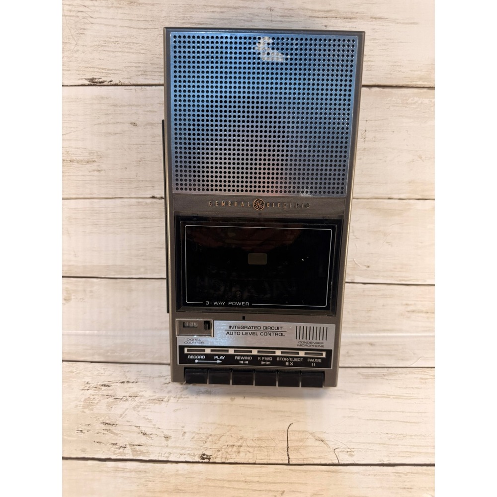Vintage‎ General Electric GE Cassette Recorder 3-Way Power Silver Black Portable